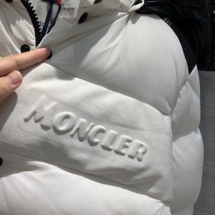 Moncler Aubrac Padded Jacket - DesignerGu