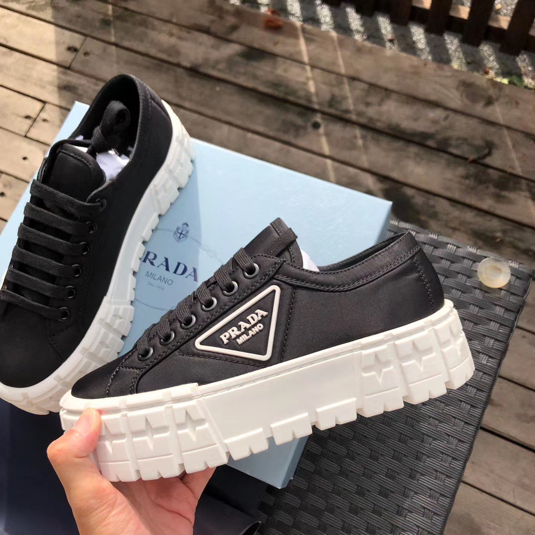 Prada Triangular Logo Plaque Sneakers - DesignerGu