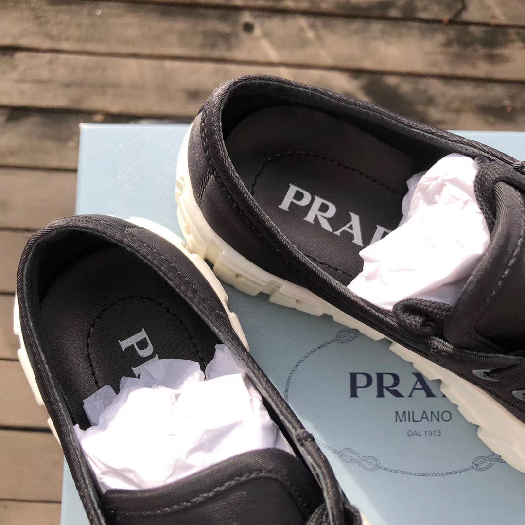 Prada Triangular Logo Plaque Sneakers - DesignerGu