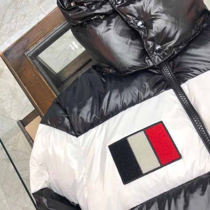 Moncler Logo Patch Padded Jacket - DesignerGu