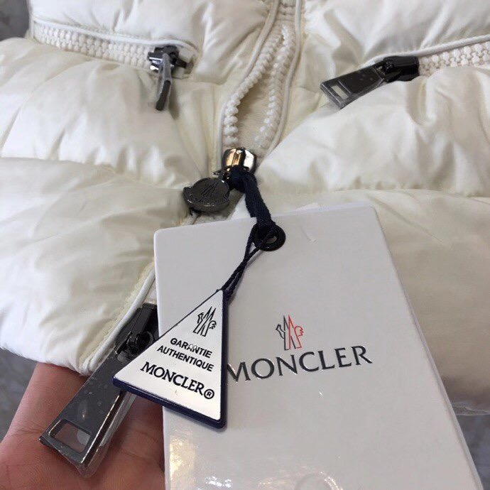 Moncler Quilted Zipped Padded Jacket - DesignerGu