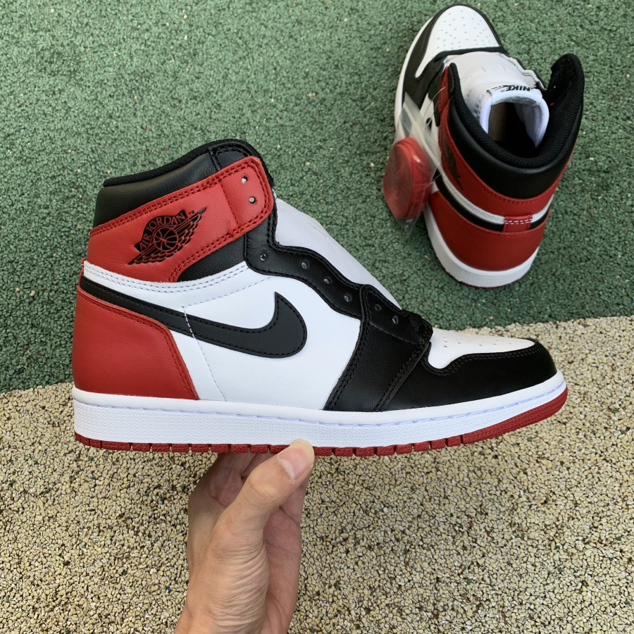 Jordan Air 1 Retro Black Toe 555088-125 - DesignerGu