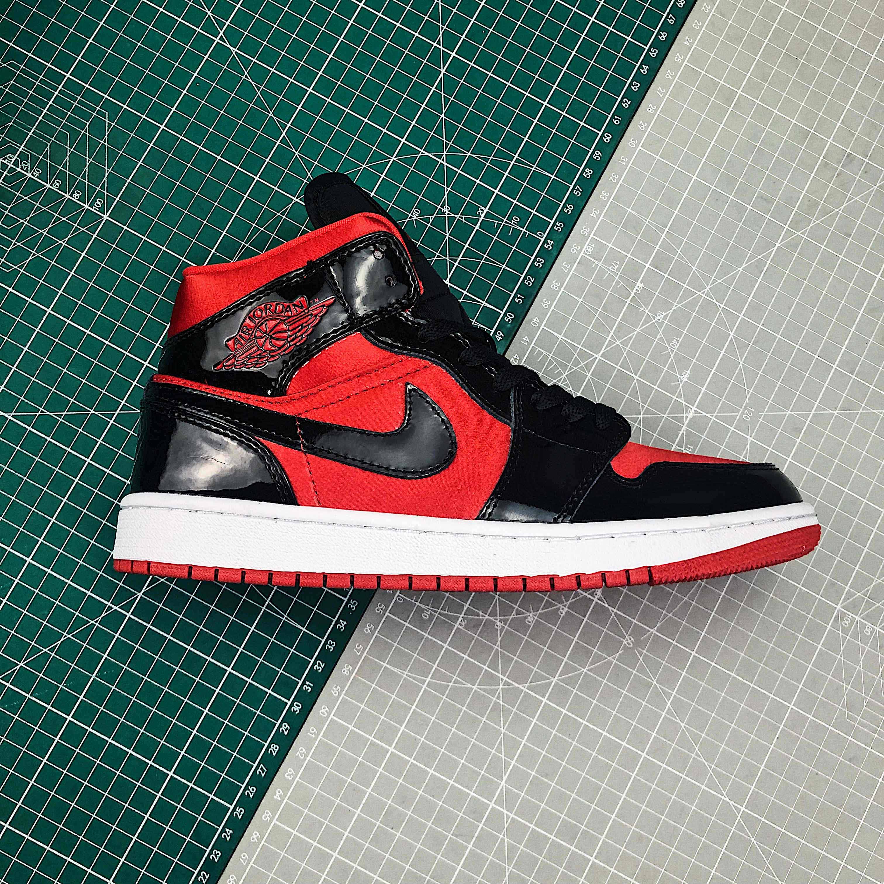 Jordan Air 1 Mid Black/Hot Punch BQ6472-600  - DesignerGu