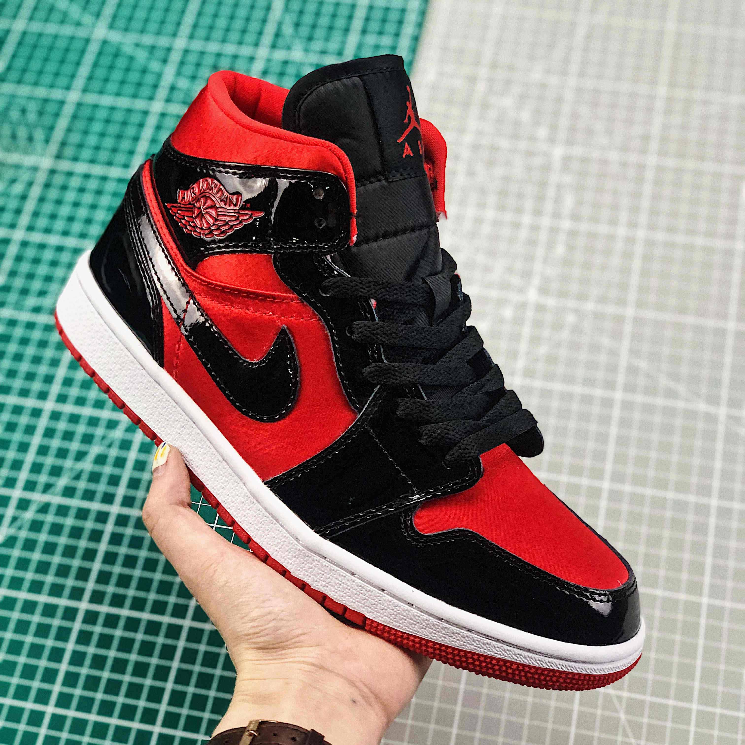 Jordan Air 1 Mid Black/Hot Punch BQ6472-600  - DesignerGu