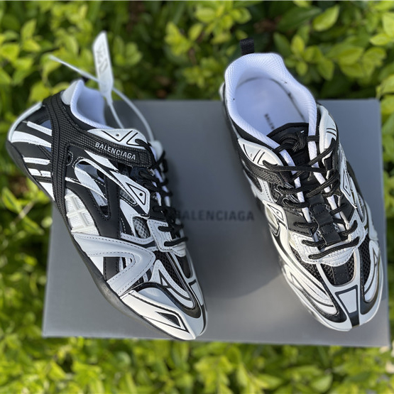 Balenciaga Drive Panelled Sneakers - DesignerGu