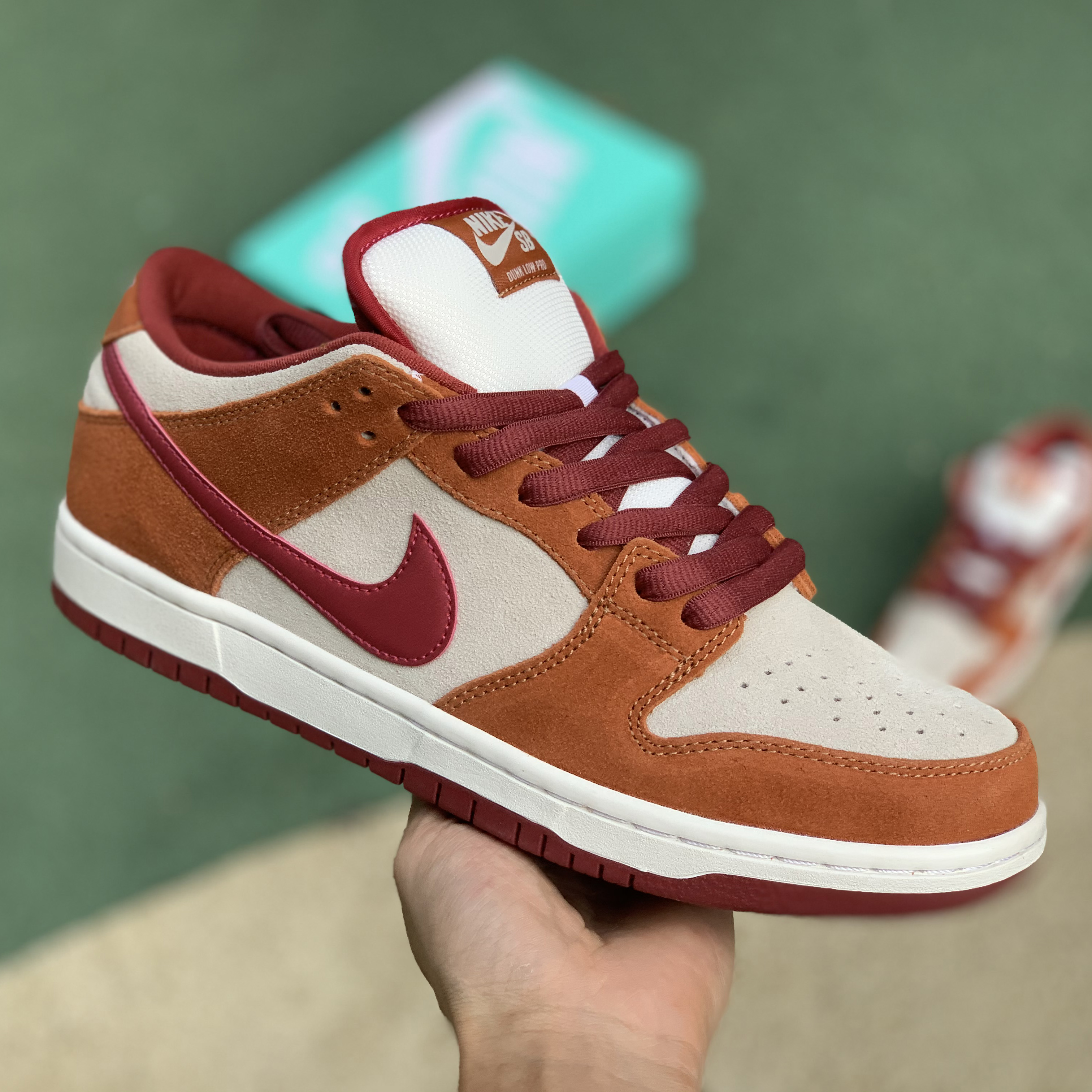 Nike  SB Dunk Low Pro Dark Russet Cedar White BQ6817-202 - DesignerGu