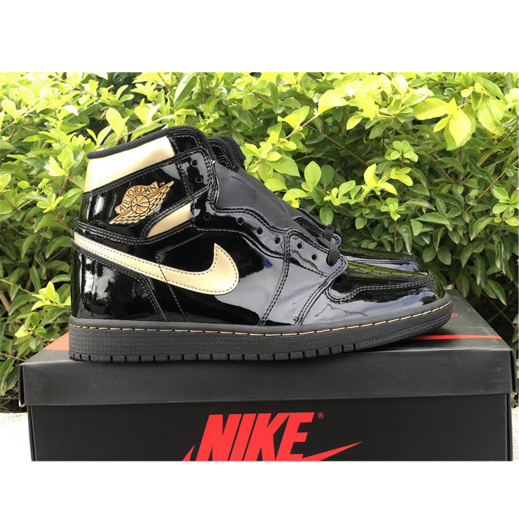 Jordan Air 1 Retro High Black Metallic Gold 555088-032 - DesignerGu