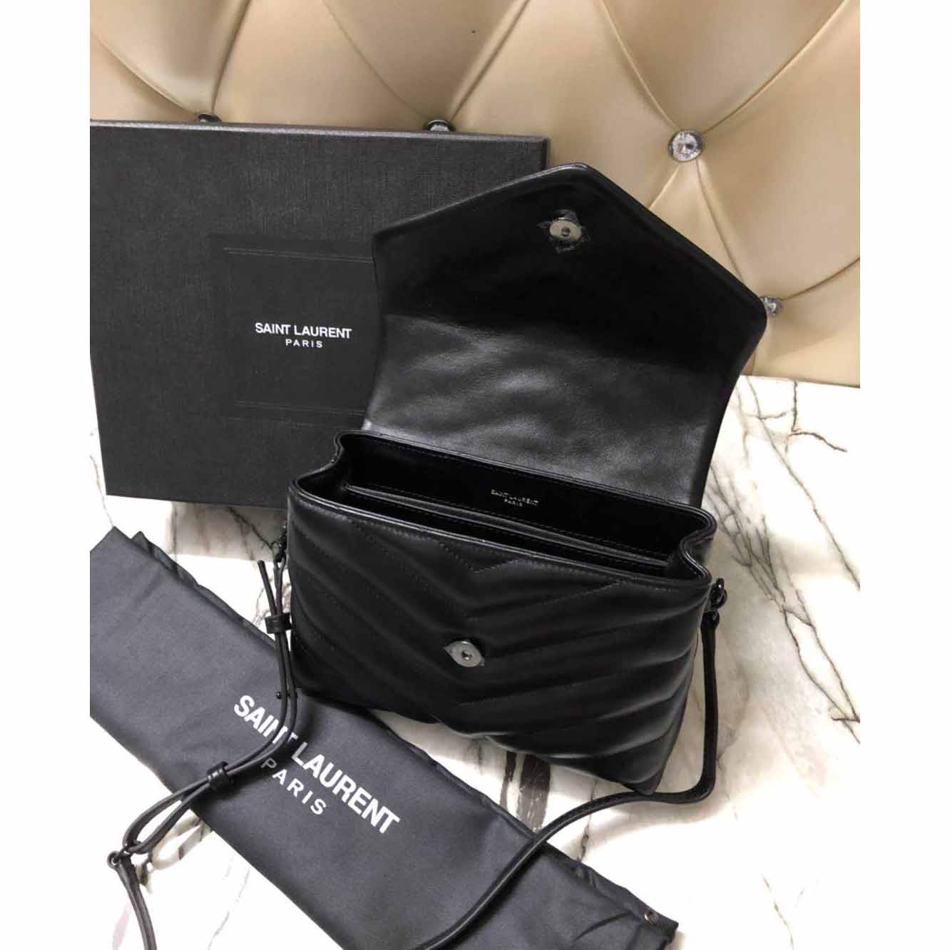 Saint Laurent Black Leather Shoulder Bag  - DesignerGu