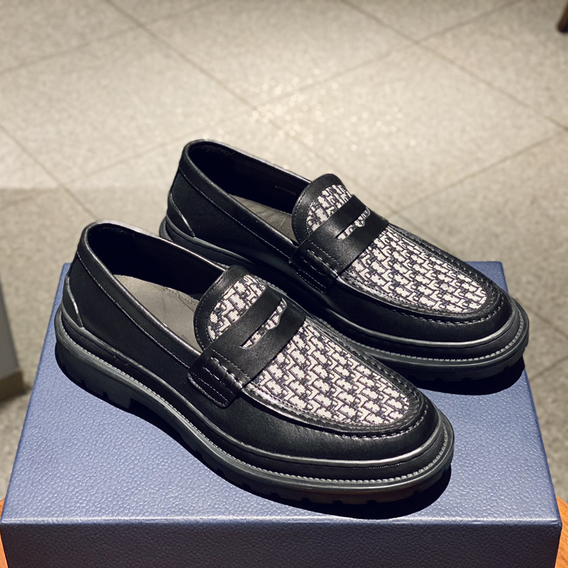 Dior  Oblique Explorer Loafer - DesignerGu