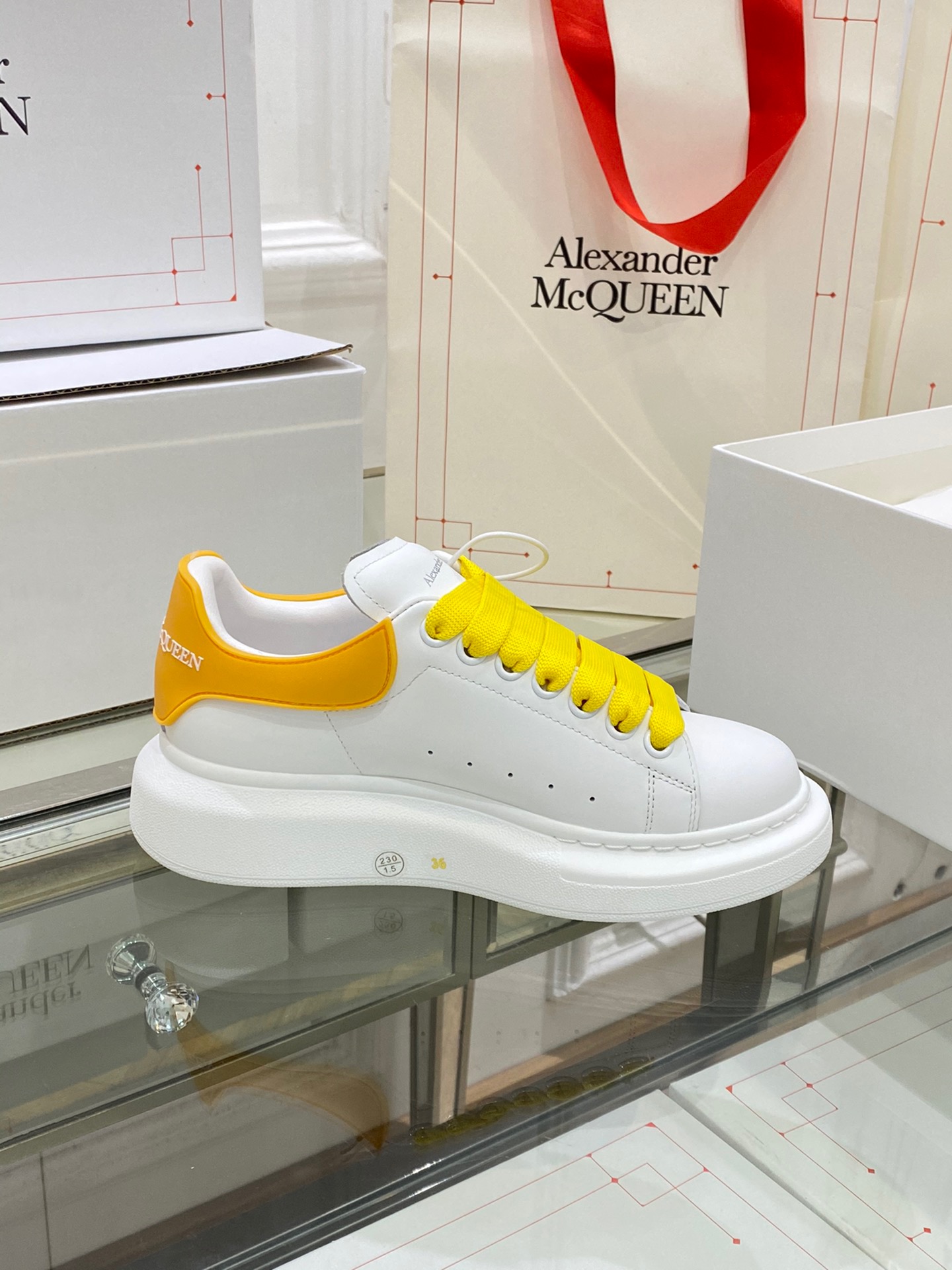 Alexander Mqueen Low-Top Air Platform Leather Sneakers    - DesignerGu