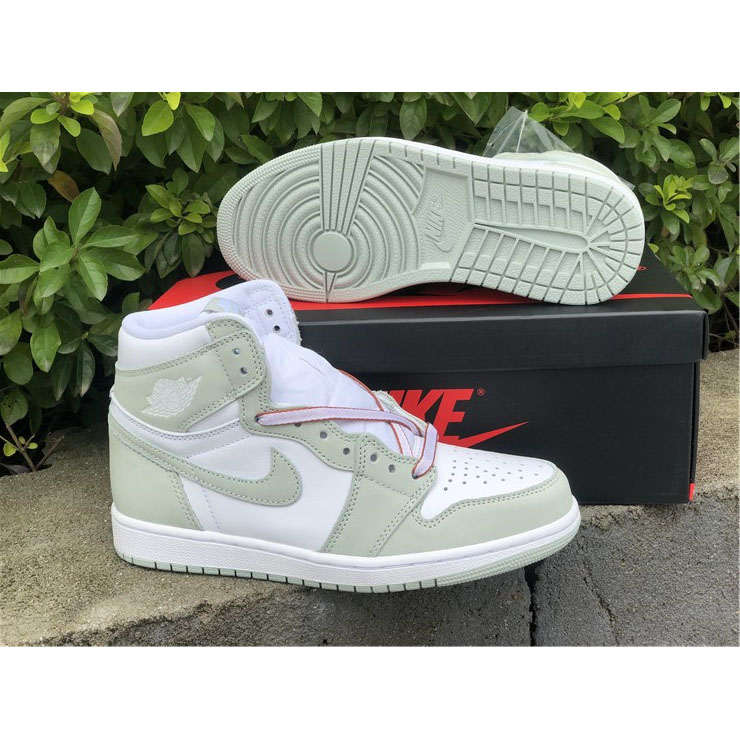 Jordan AJ1 WMNS 