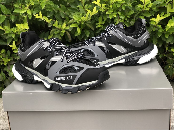 Balenciaga Track Sneakers  - DesignerGu