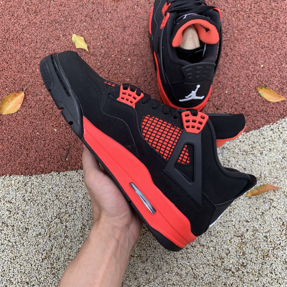 Jordan AJ 4  