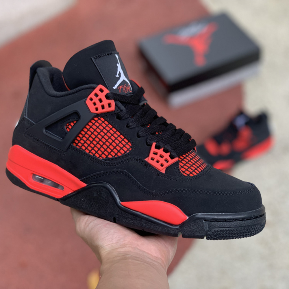 Jordan AJ 4  