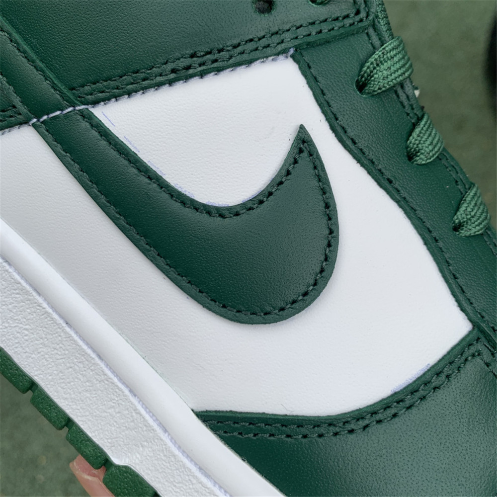 Nike Dunk Low Team Green Sneaker - DesignerGu