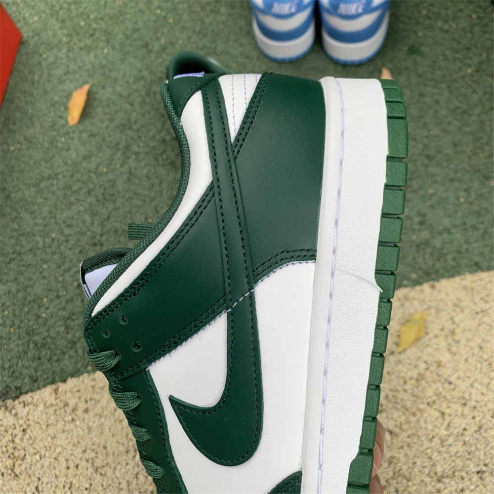 Nike Dunk Low Team Green Sneaker - DesignerGu