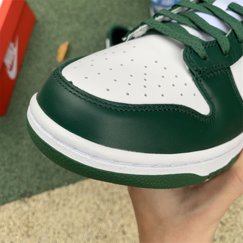 Nike Dunk Low Team Green Sneaker - DesignerGu