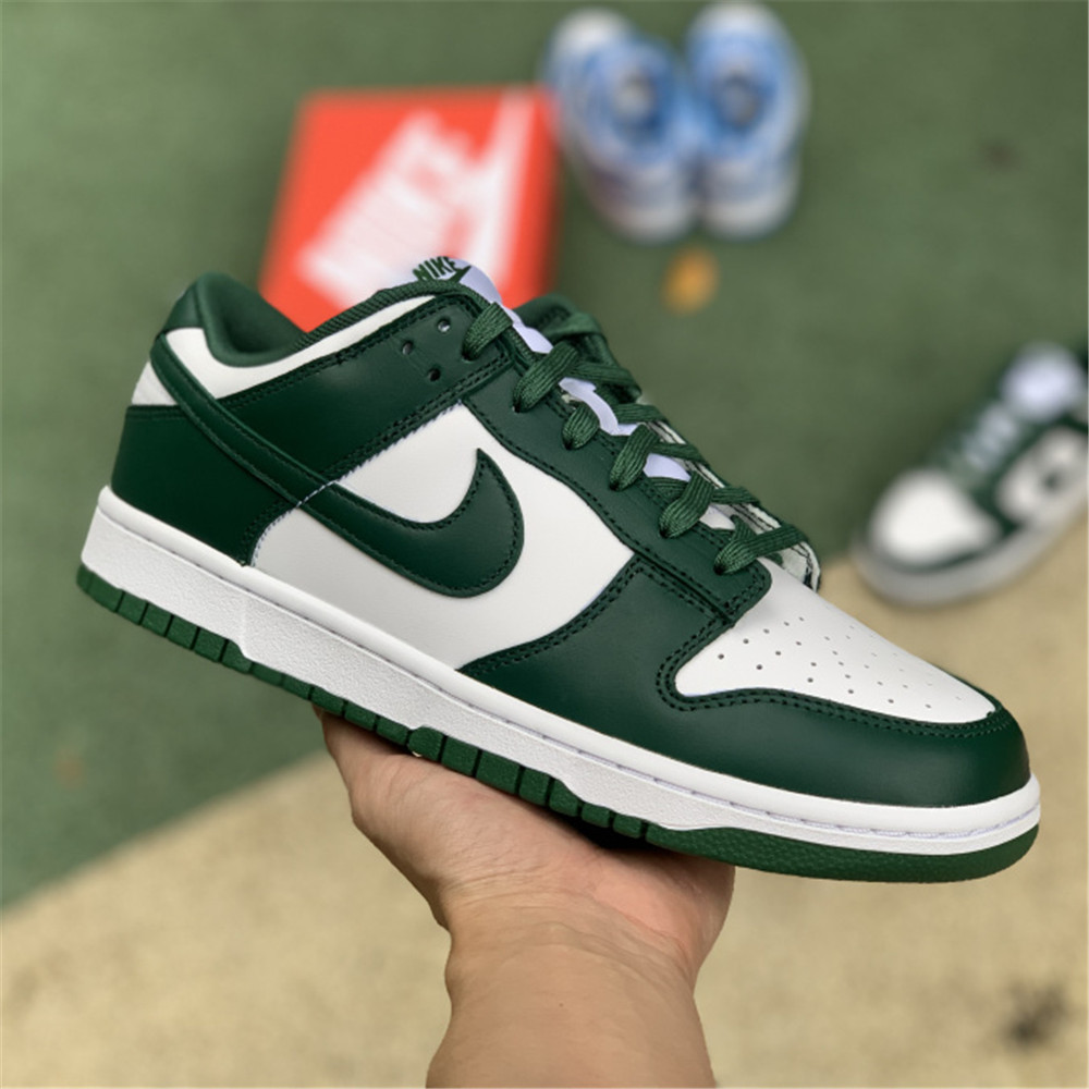 Nike Dunk Low Team Green Sneaker - DesignerGu