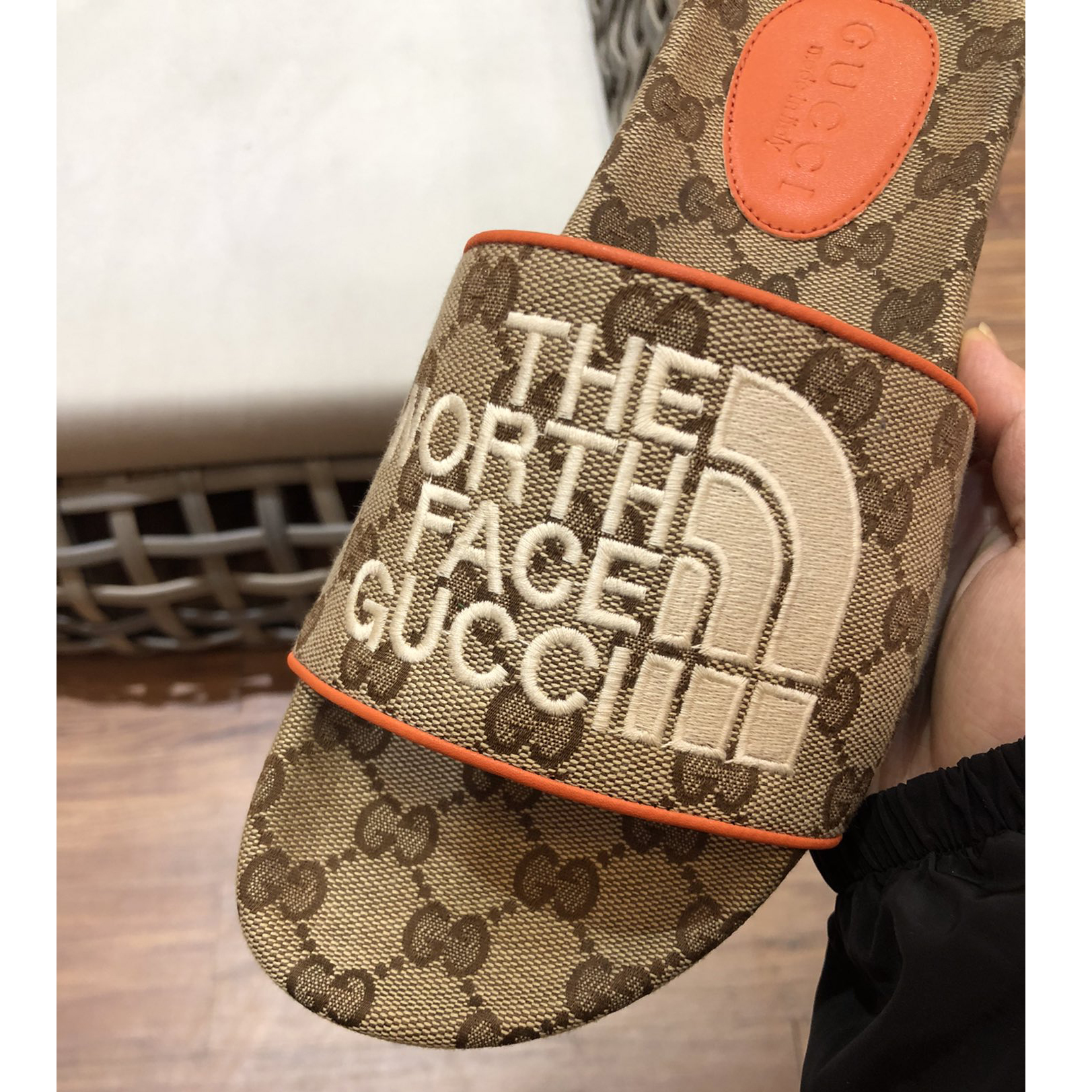 Gucci x The North Face Slides - DesignerGu