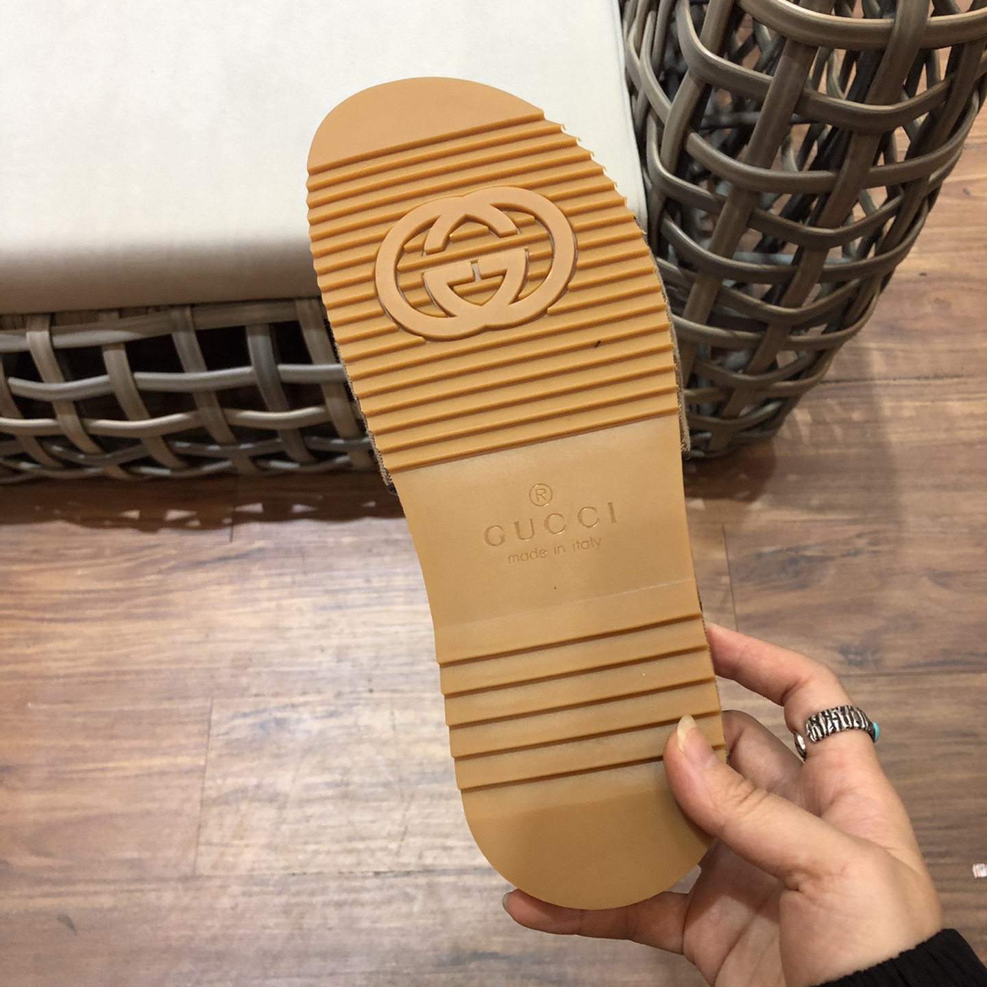 Gucci x The North Face Slides - DesignerGu