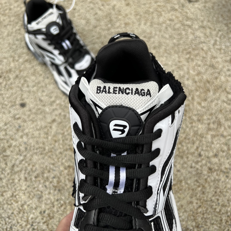 Balenciaga Men's Runner Trainers  In White - DesignerGu