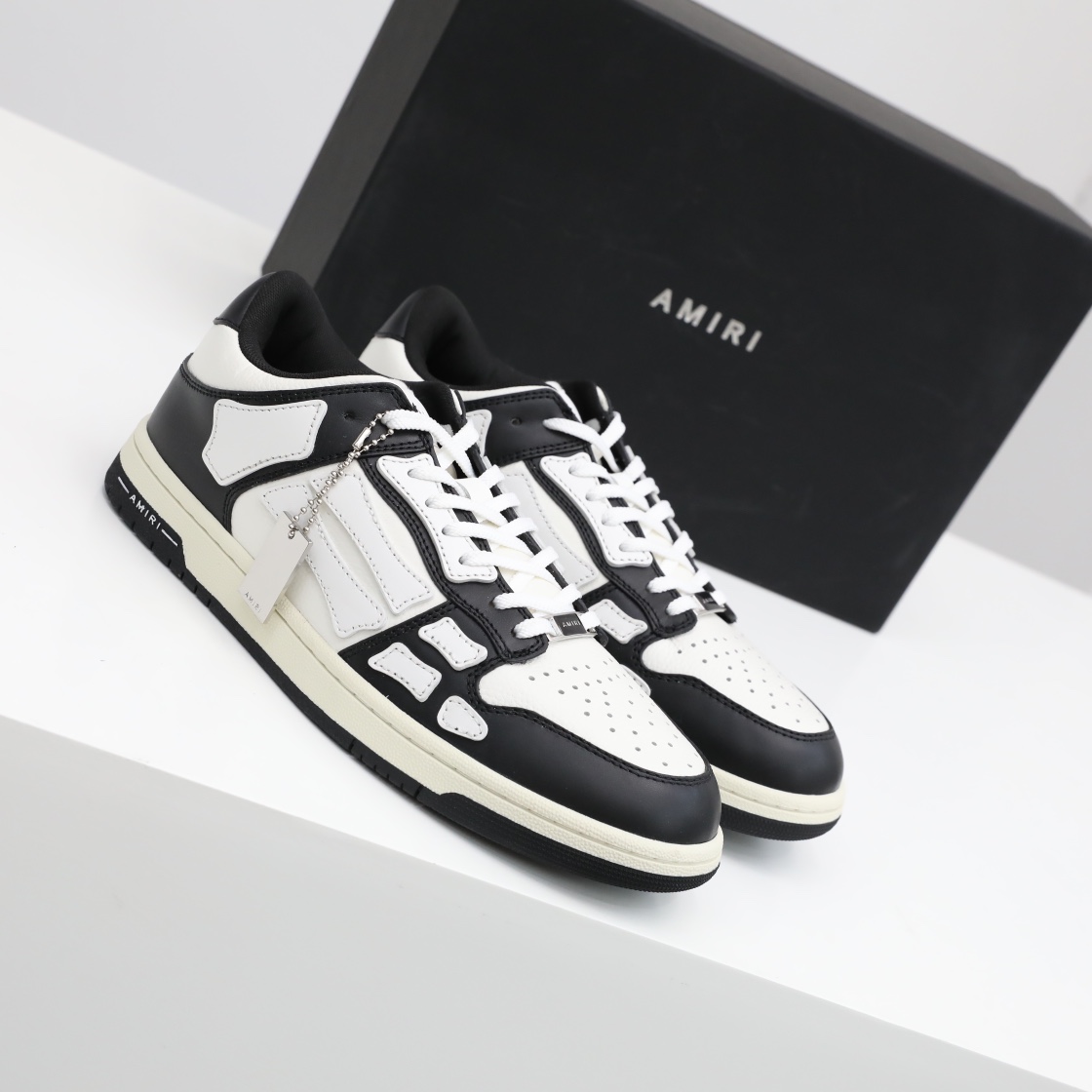 Amiri Skel-Top Low Sneaker White/Black - DesignerGu