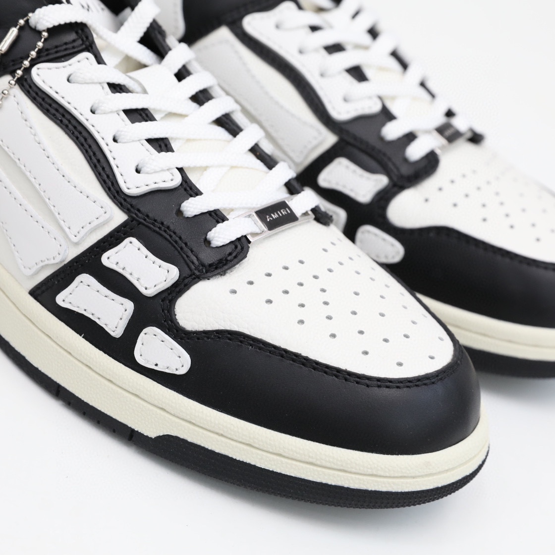 Amiri Skel-Top Low Sneaker White/Black - DesignerGu