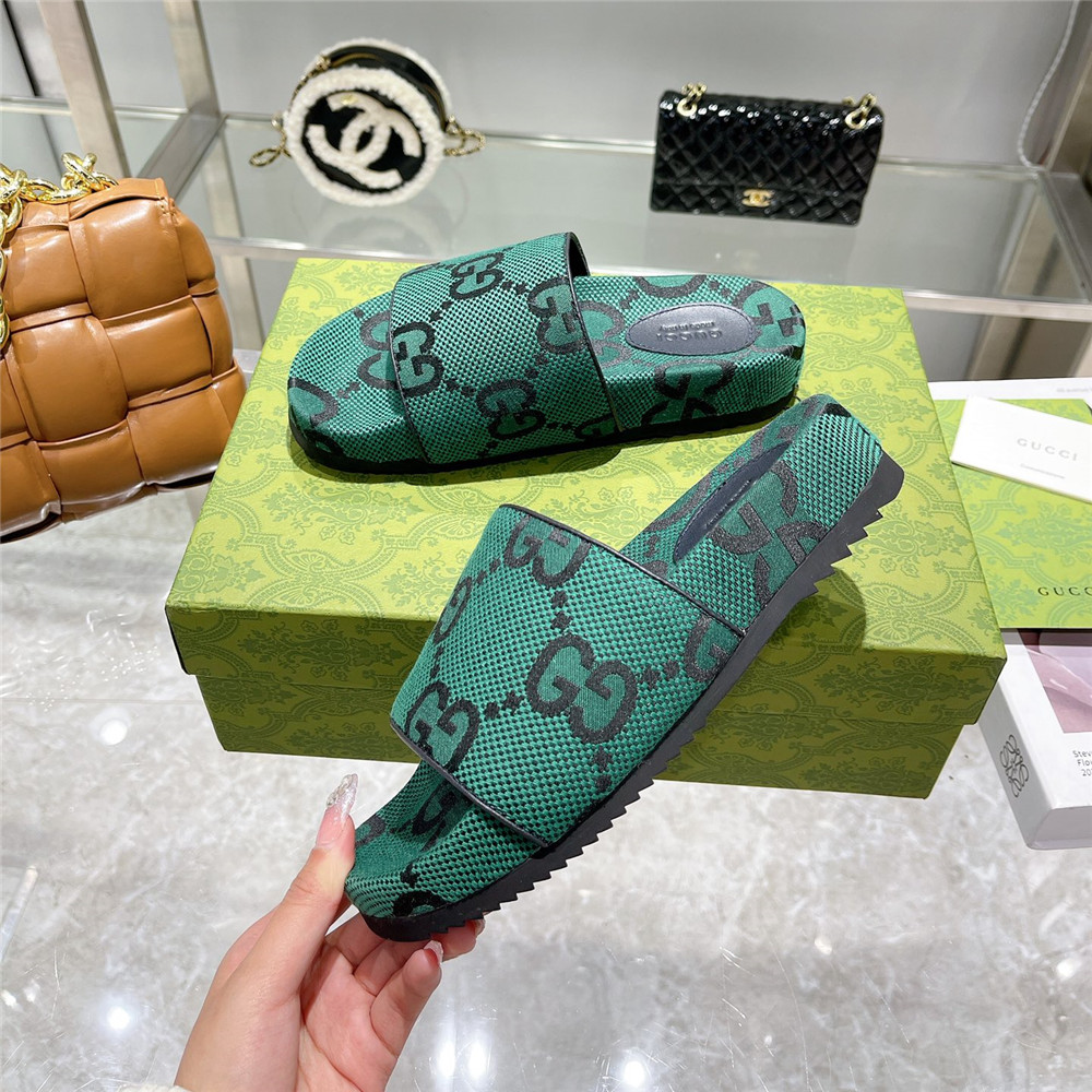 Gucci  Green GG Logo Slides - DesignerGu