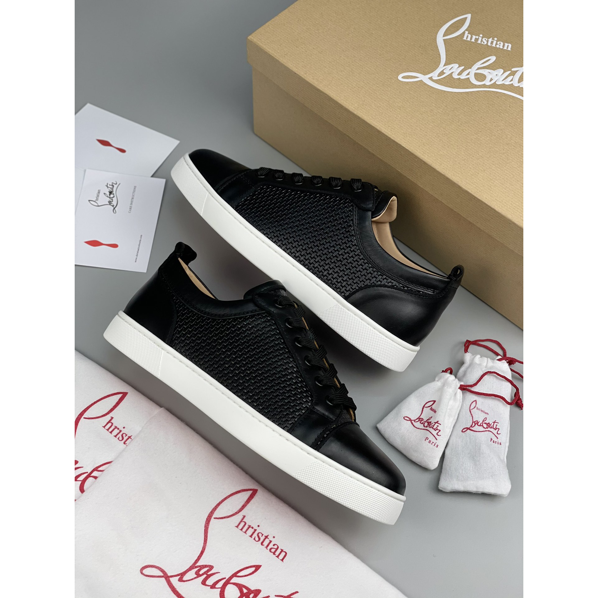 Christian Louboutin Sneaker - DesignerGu