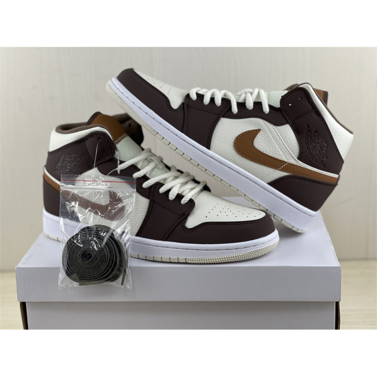 Jordan  AJ1 Mid Sneaker DO6699-200 - DesignerGu