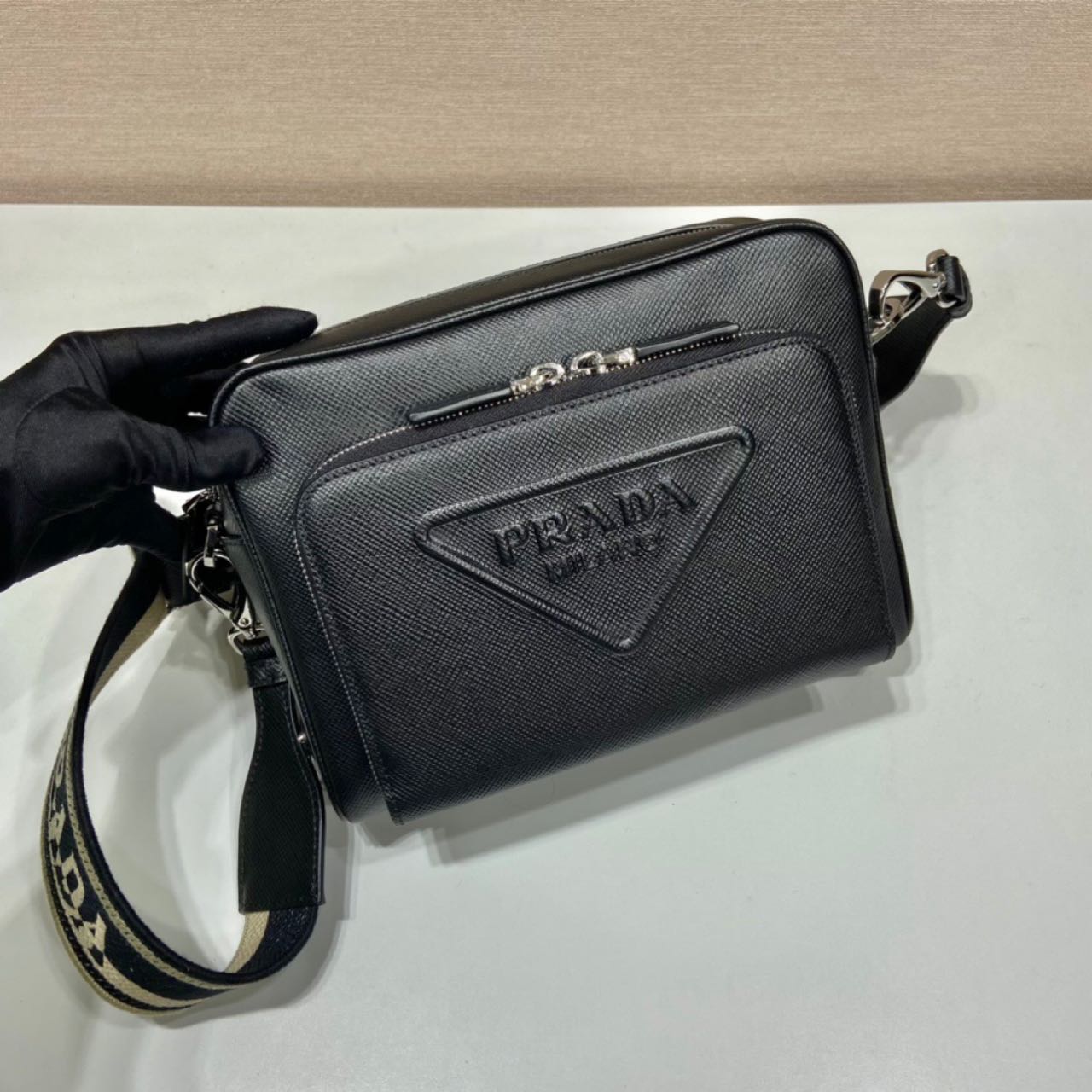 Prada Saffiano Leather Shoulder Bag(24-18-6cm) - DesignerGu