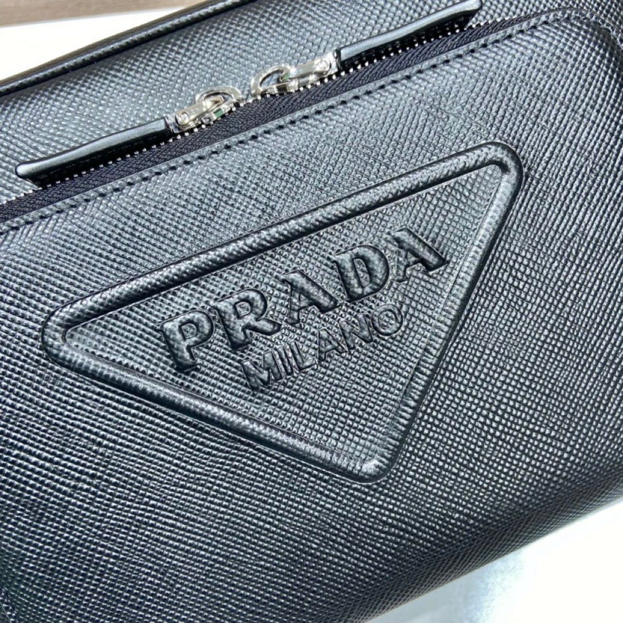 Prada Saffiano Leather Shoulder Bag(24-18-6cm) - DesignerGu