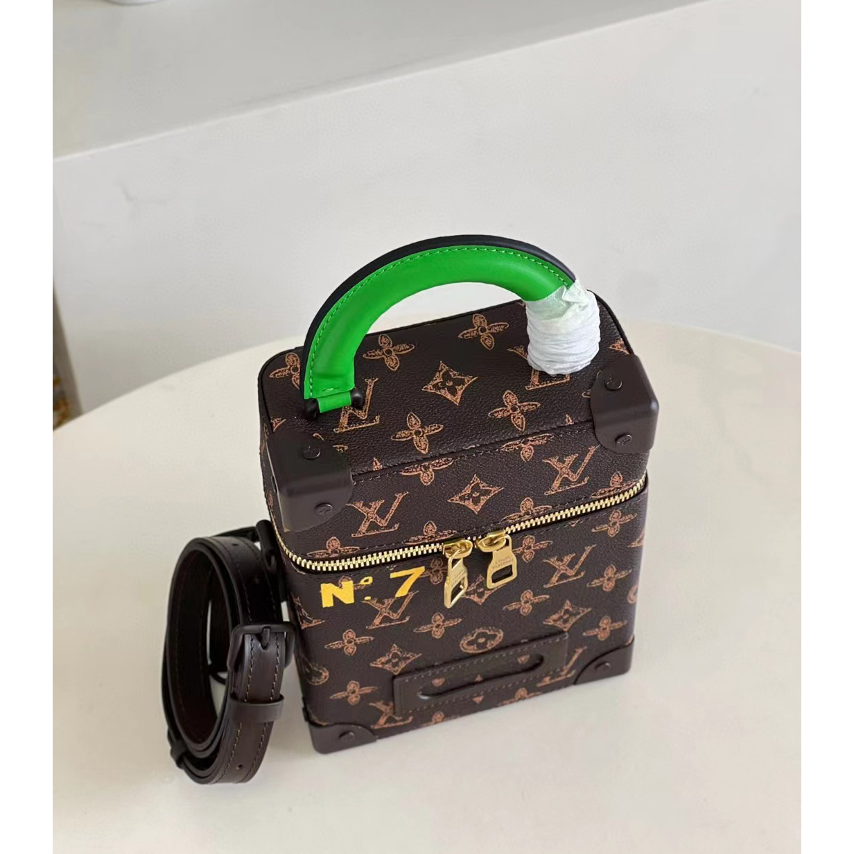 Louis Vuitton Vertical Box Trunk Handbag(15.5-22-7.5 CM) - DesignerGu