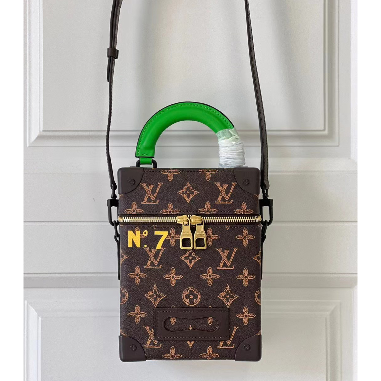 Louis Vuitton Vertical Box Trunk Handbag(15.5-22-7.5 CM) - DesignerGu