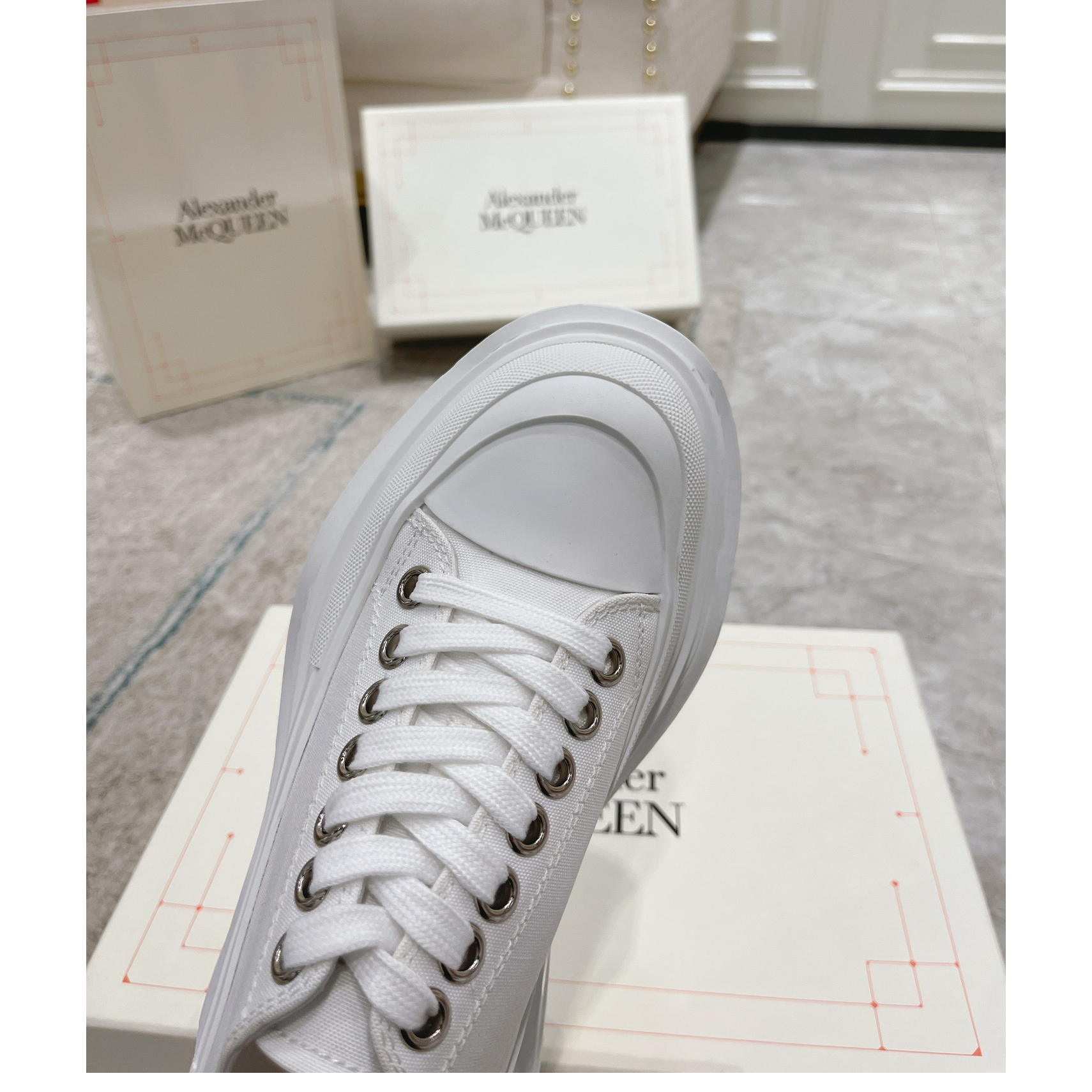 Alexander Mqueen Tread Slick Platform Low Sneakers - DesignerGu