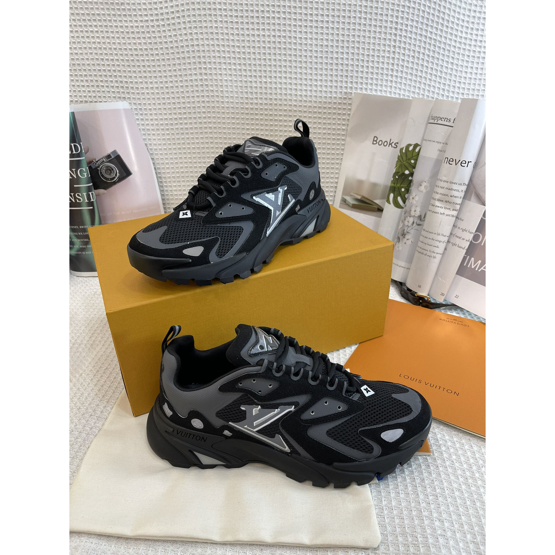 Louis Vuitton Runner Tatic Sneaker - DesignerGu