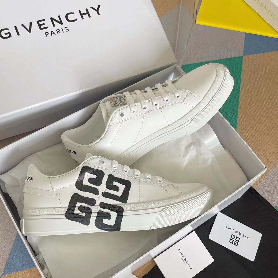 Givenchy Logo Print Low-Top Sneakers - DesignerGu