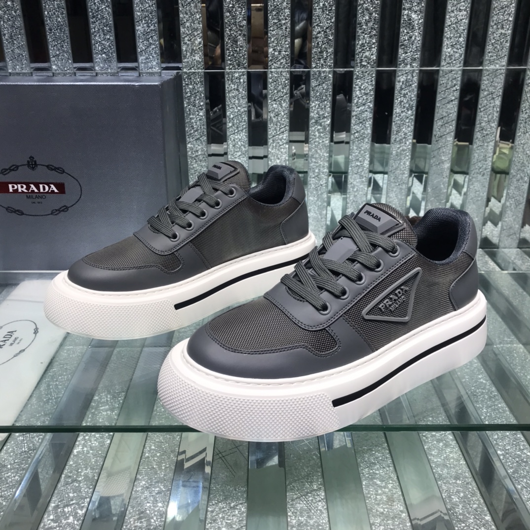 Prada Logo Sneakers In Black - DesignerGu