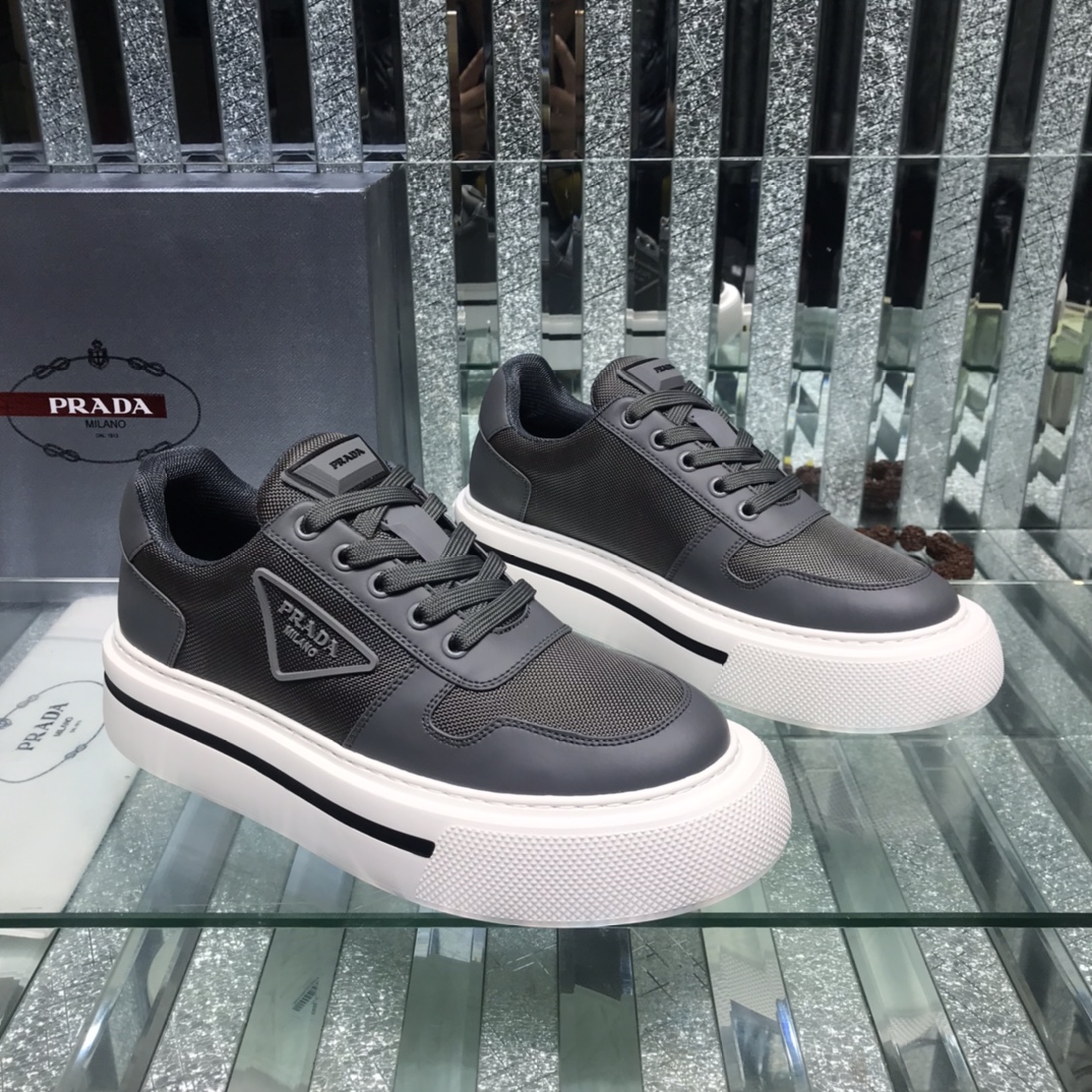 Prada Logo Sneakers In Black - DesignerGu