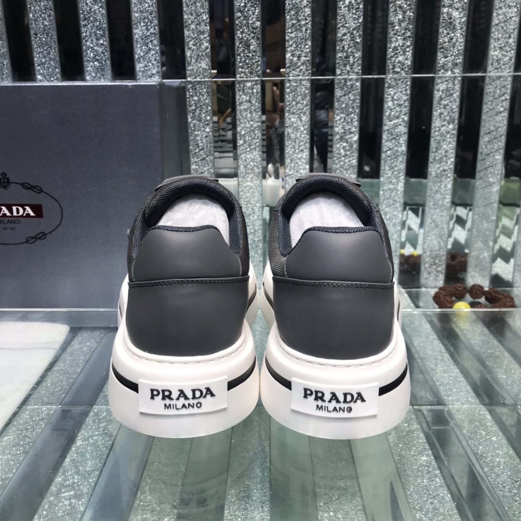 Prada Logo Sneakers In Black - DesignerGu