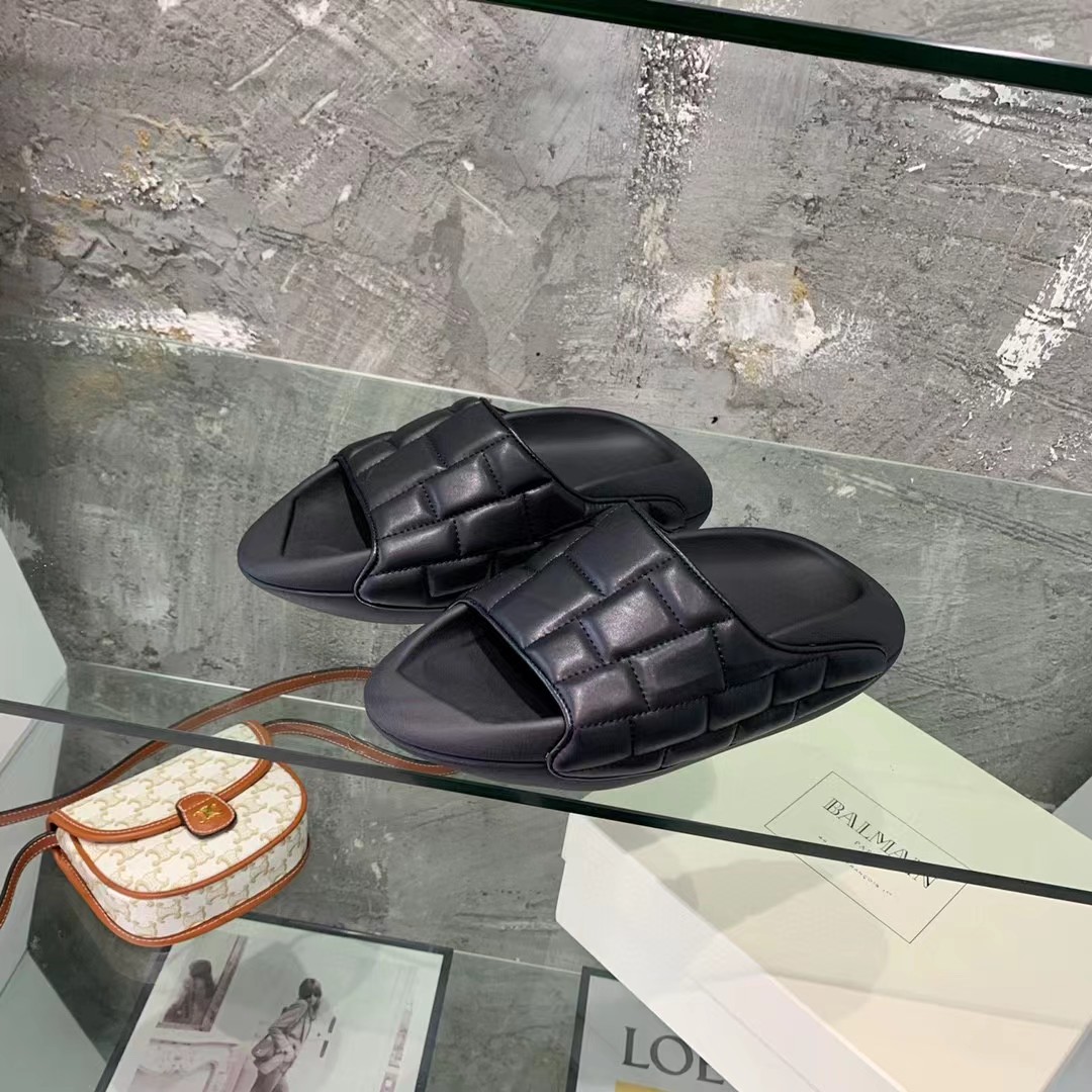 Balmain B-IT Quilted Leather Slides - DesignerGu