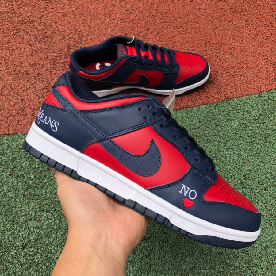 Nike x Supreme  Dunk Low Sneaker  do7412-984 - DesignerGu