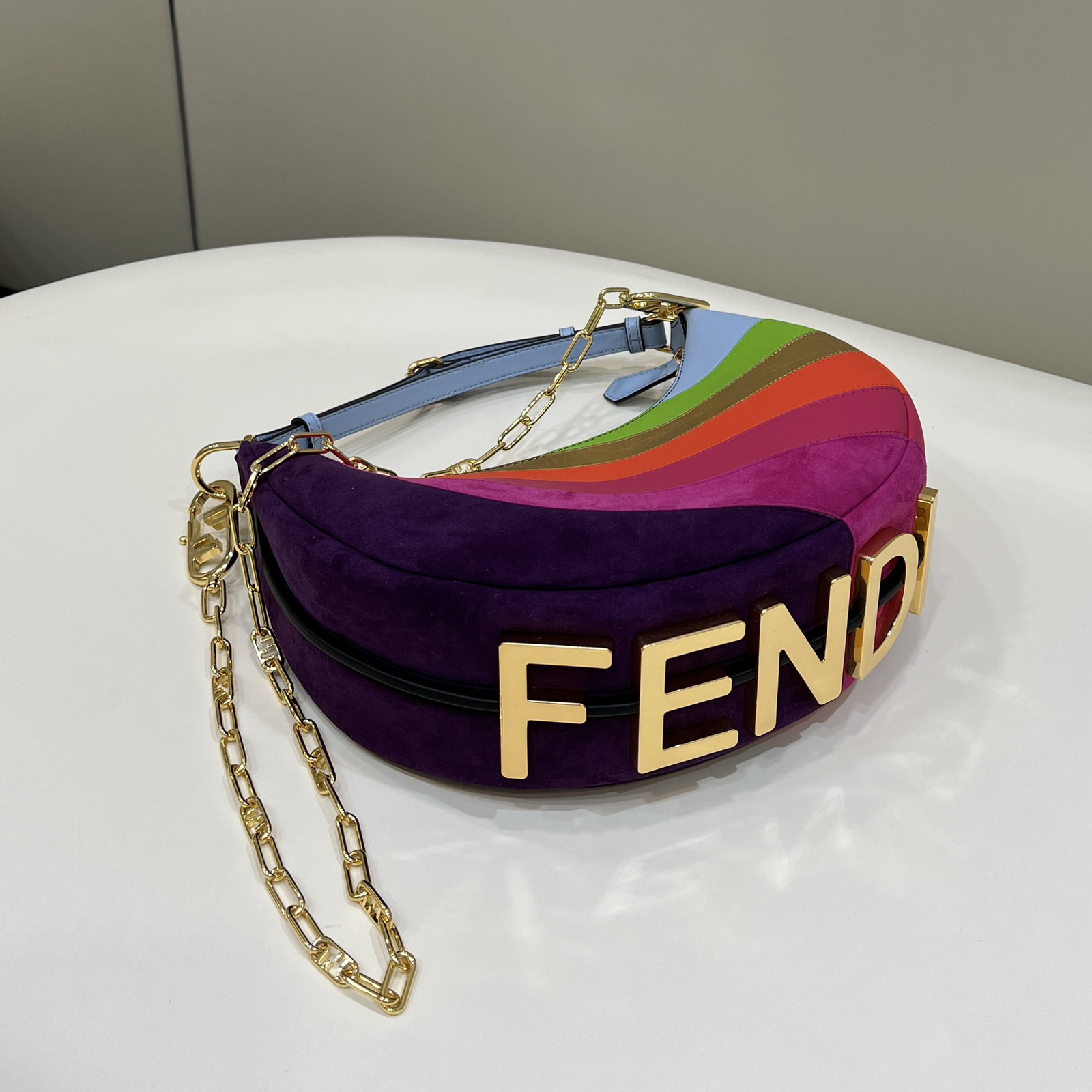 Fendi Graphy  Leather Bag(29*24.5*10cm) - DesignerGu