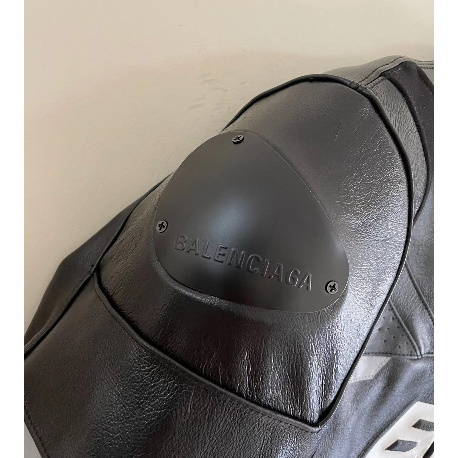 Balenciaga  Jacket In Black - DesignerGu