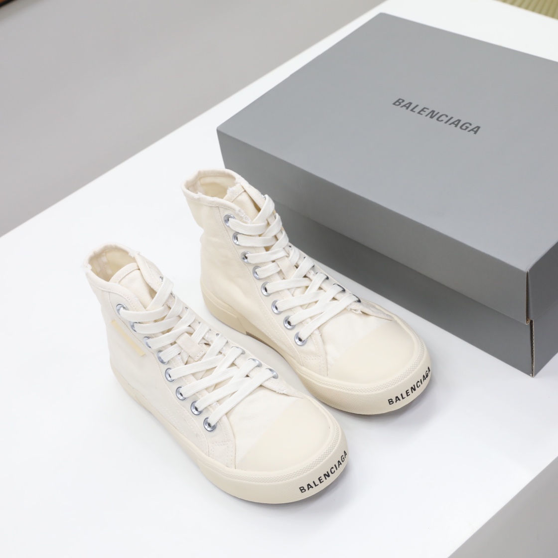 Balenciaga Men's  Paris High Top Sneaker In White - DesignerGu