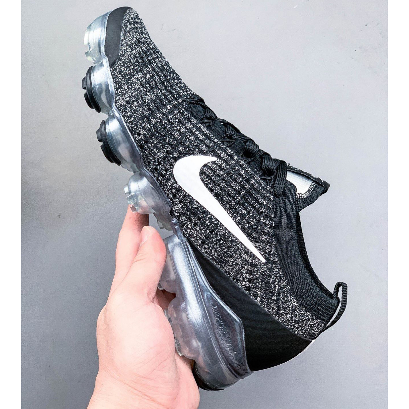 Nike Air Vapormax Flyknit Sneakers - DesignerGu