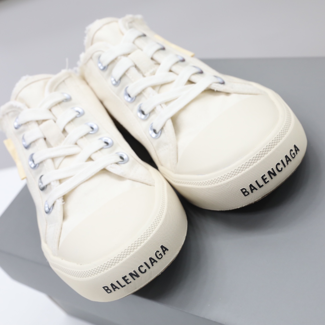 Balenciaga Men's Paris Sneaker Mule In White - DesignerGu