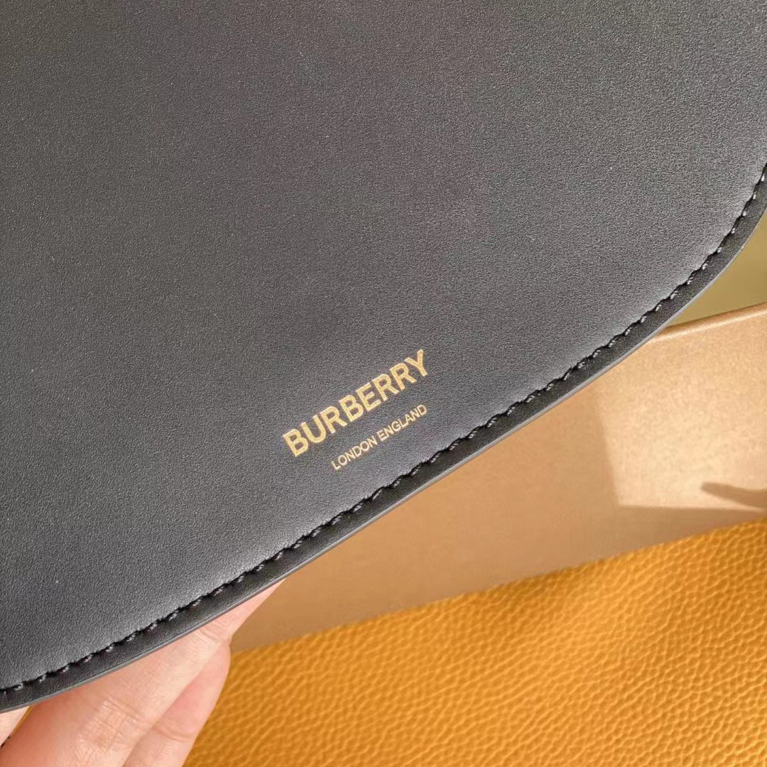 Burberry Olyma Shoulder Bag(26-15-5.5cm) - DesignerGu