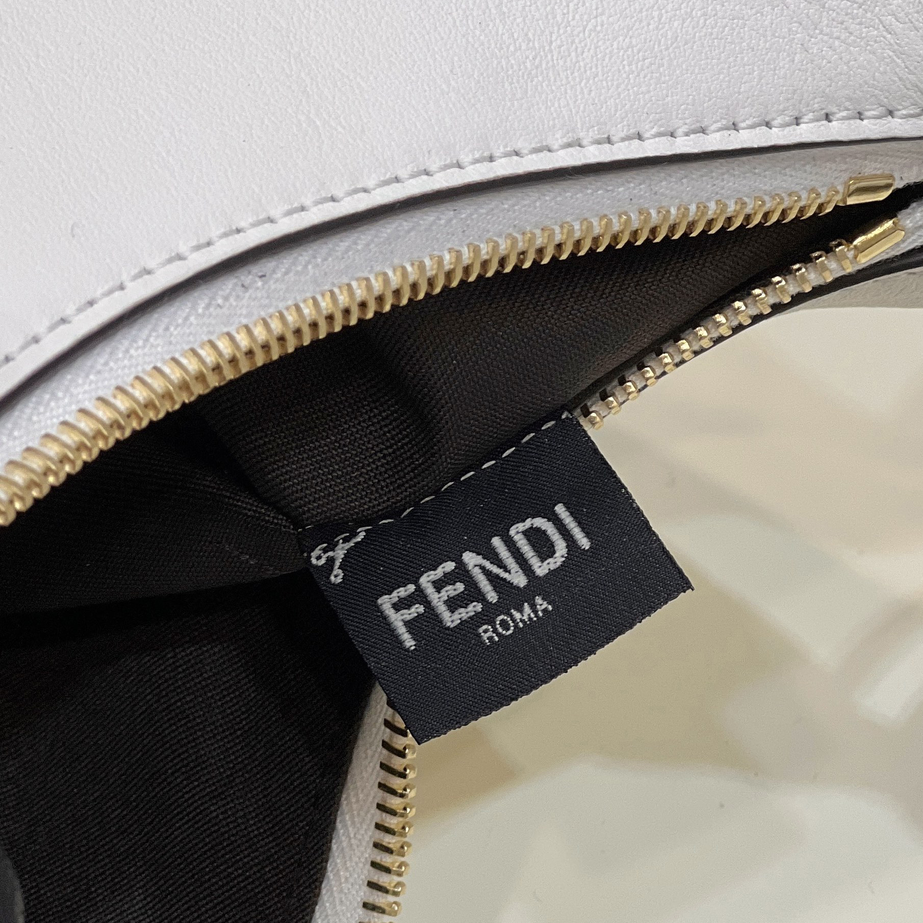 Fendi Graphy  Leather Bag(29*24.5*10cm) - DesignerGu