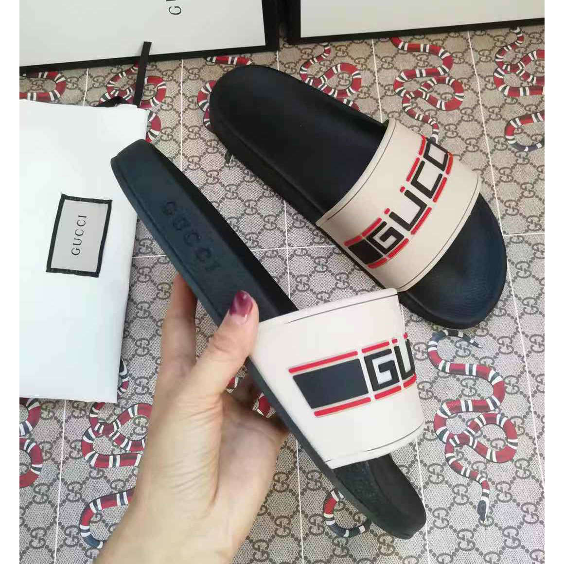 Gucci Logo Slide Sandal - DesignerGu